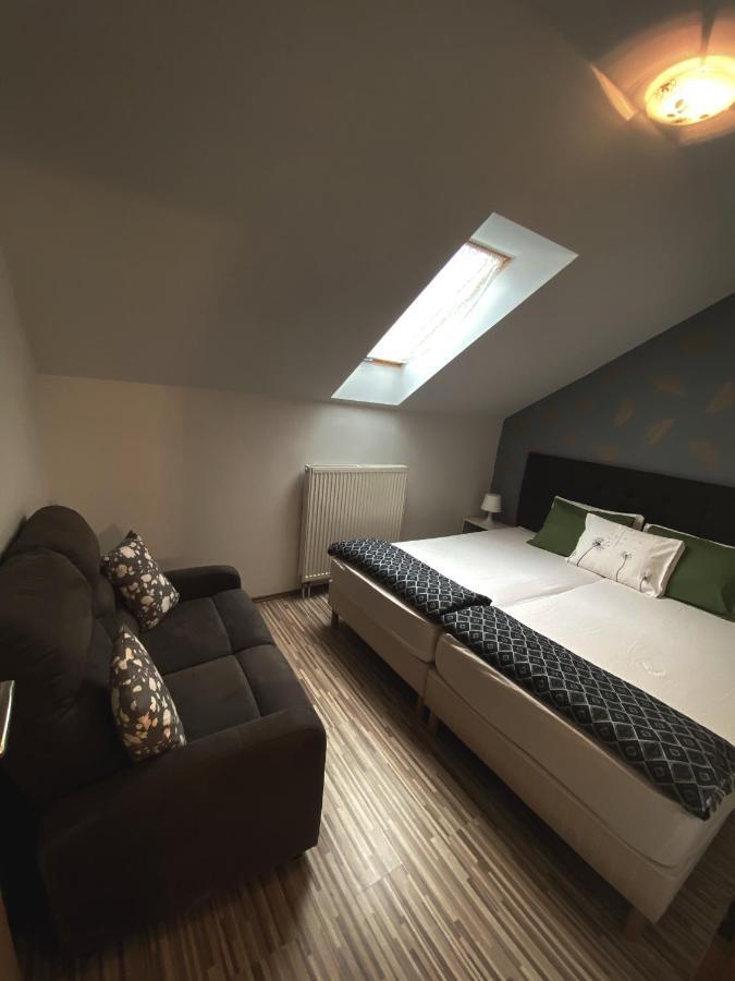 Bobita Apartman ชาร์วาร์ ภายนอก รูปภาพ
